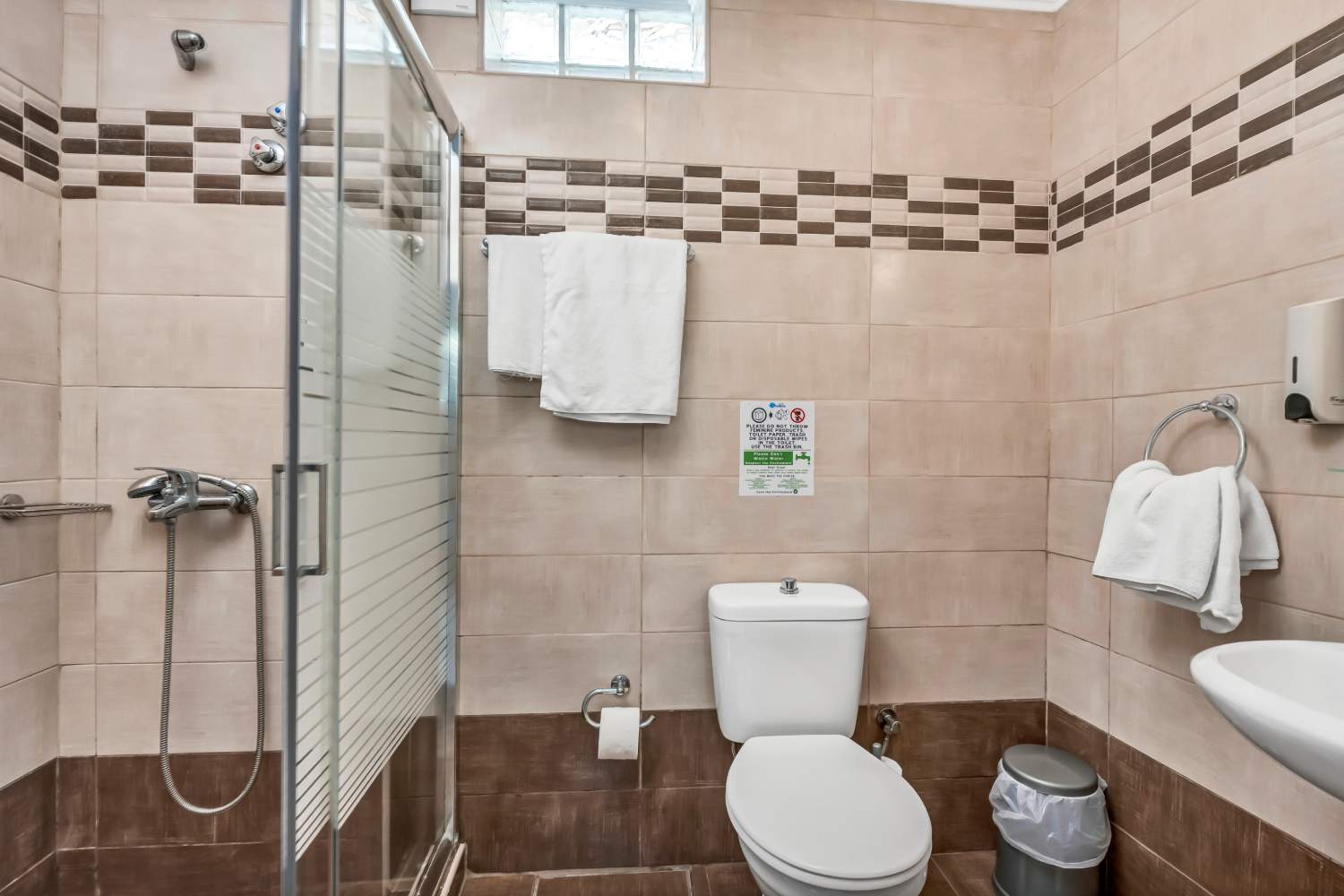 Almare beach bathroom 2