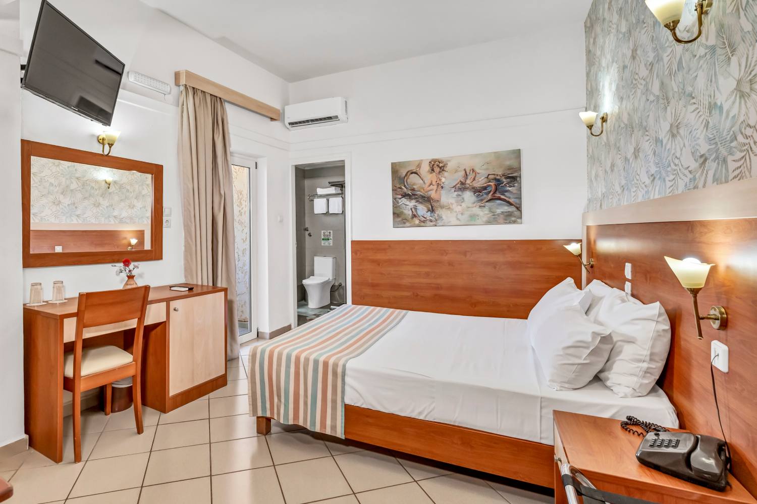 Erato hotel Dbl room - double bed.