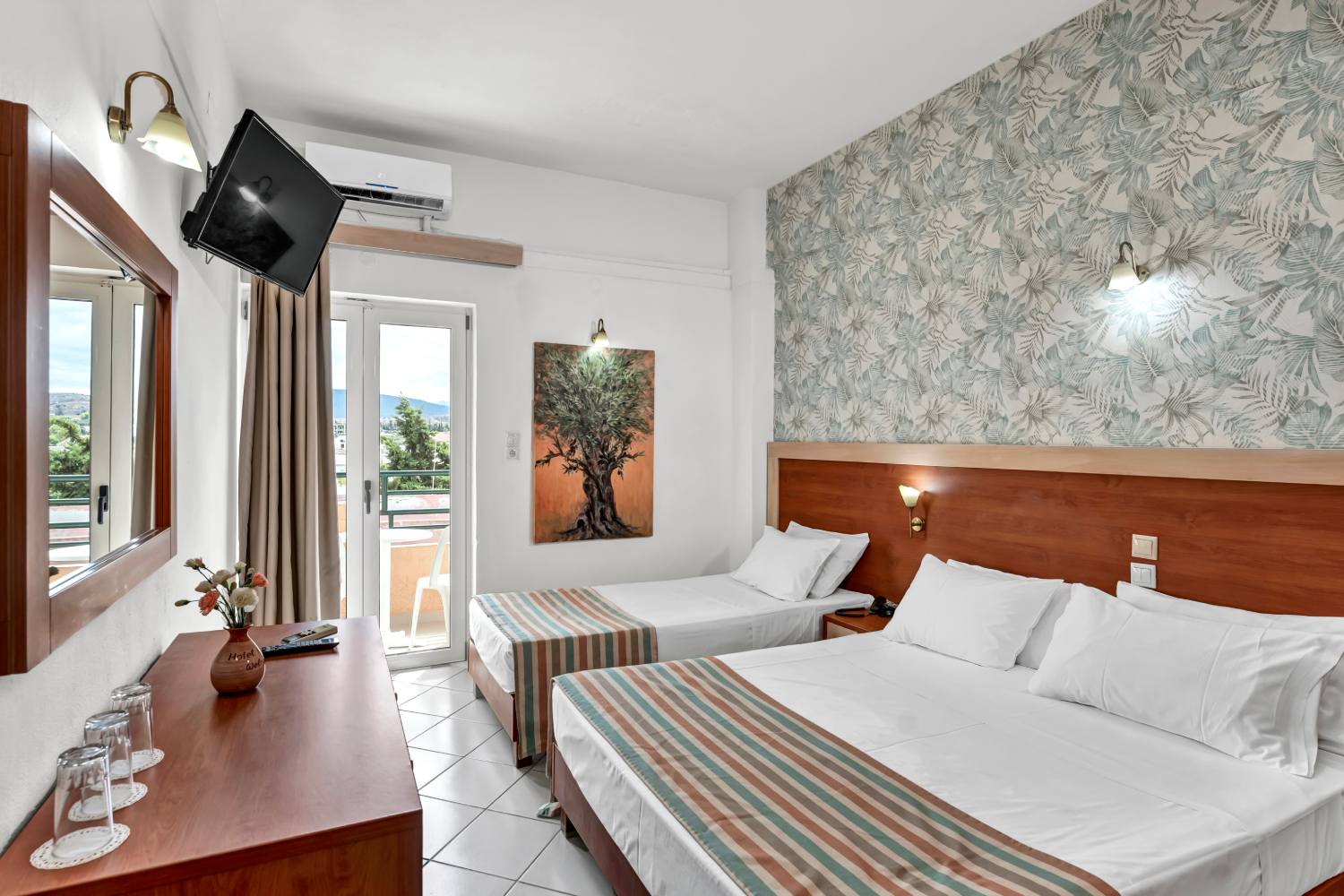 Erato hotel Triple room