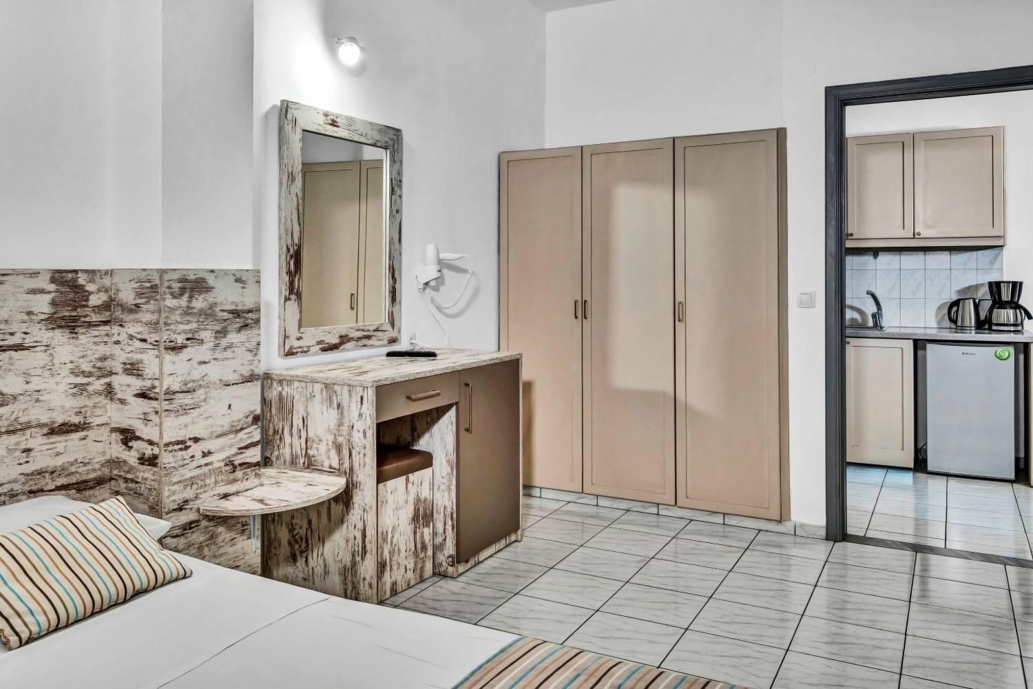 Erato hotel junior suite 4 pax. 3