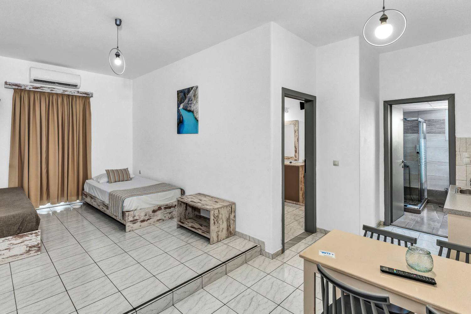 Erato hotel junior suite 4 pax. 4