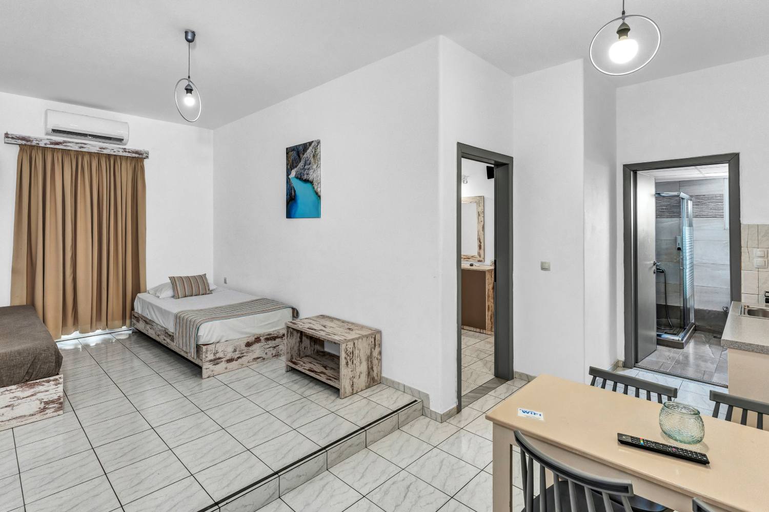 Evina junior suite 4 pax. 4