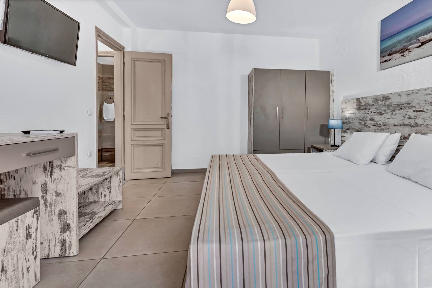 Evina junior suite 4 pax. 5