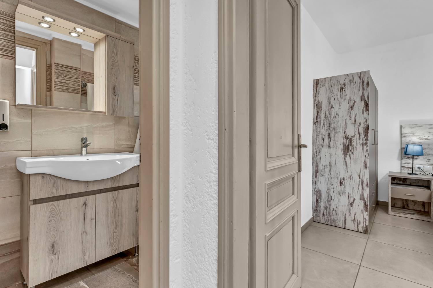 Evina junior suites 4 pax. 7