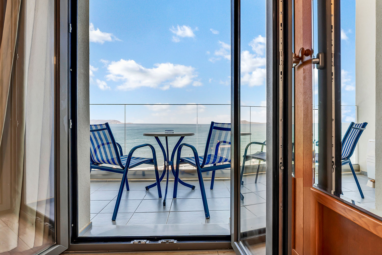 Sunset-beach-dbl-sv-balcony-1