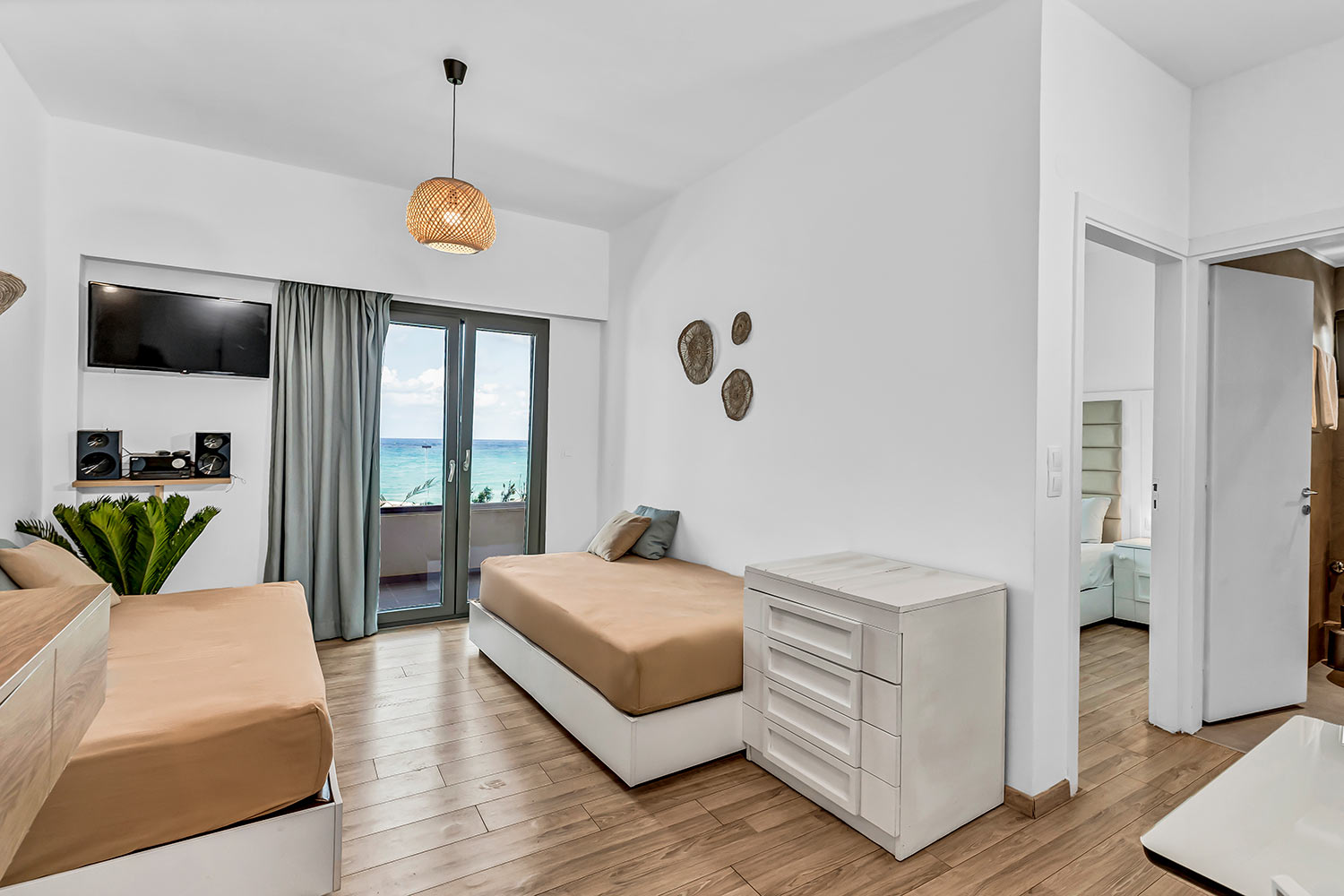 Sunset-junior-suites-1